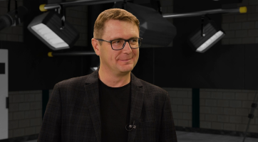 Před covidem jsme měli přes 14 tisíc registrovaných uživatelů, dnes nám pořád dva tisíce chybí. Lidé si ke knihám našli jinou cestu, říká ředitel Krajské knihovny F. Bartoše Jan Kaňka