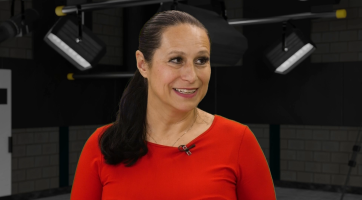 Mladým lidem chceme poskytnout jiné bydlení než komerční, aby si časem dokázali naspořit na vlastní bydlení nebo na komerční nájem, říká starostka Otrokovic Hana Večerková