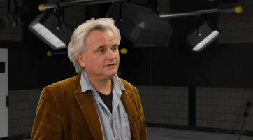 Ve filmu Vězení dějin se potkávají lidi, kteří by se za jiných okolností nepotkali. Aktéři úplně nevěděli, do čeho jdou a s čím budou konfrontováni. Nebylo to pro ně vždy bezbolestné, dojde i na mezní situace, říká filmař Jan Gogola mladší