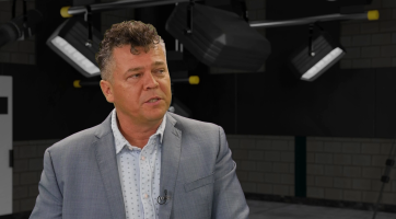 Nabízíme nejen klasické akademické programy, ale i programy profesní. Části výuky se účastní odborníci z praxe jako bývalí viceguvernéři nebo stávající šéfové bank, říká děkan Fakulty managementu a ekonomiky UTB David Tuček