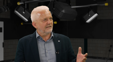 D49 je katastrofa katastrof. V tomto ohledu jsme Kocourkovem a Absurdistánem. Po dvacetiletém snažení, kdy je proinvestováno 6 miliard, máme stavbu zastavit kvůli aktivitě ekologistů, říká odborník na dopravu Libor Lukáš