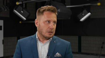 Aplikace FAIRTIQ spočítá cestujícím tu nejvýhodnější cenu za jízdu. Od 1. července ji budeme využívat ve všech MHD ve Zlínském kraji, a to jako první ve střední a východní Evropě, říká jednatel KOVEDu Martin Štětkář