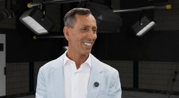 Tatínek mi řekl, že nebudu tančit, protože u nás v rodině nikdo neměl ani smoking. Časem ale povolil, říká taneční mistr Zdeněk Chlopčík