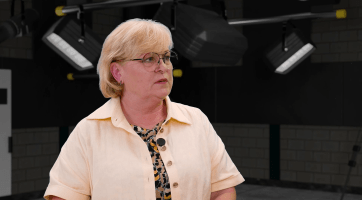 Obce a města mají poměrně dobře vybudovanou síť zajišťující třídění odpadu, v tom patříme mezi evropskou špičku. Problém je v recyklaci a opětovném využití odložených věcí, říká poslankyně Jana Krutáková