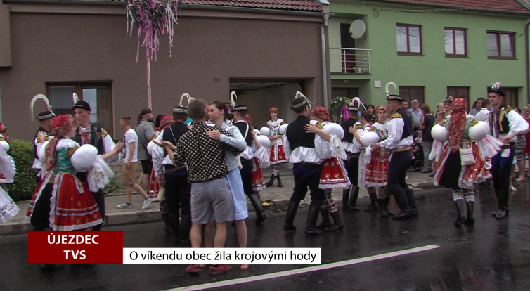 O víkendu ožil Újezdec krojovými hody