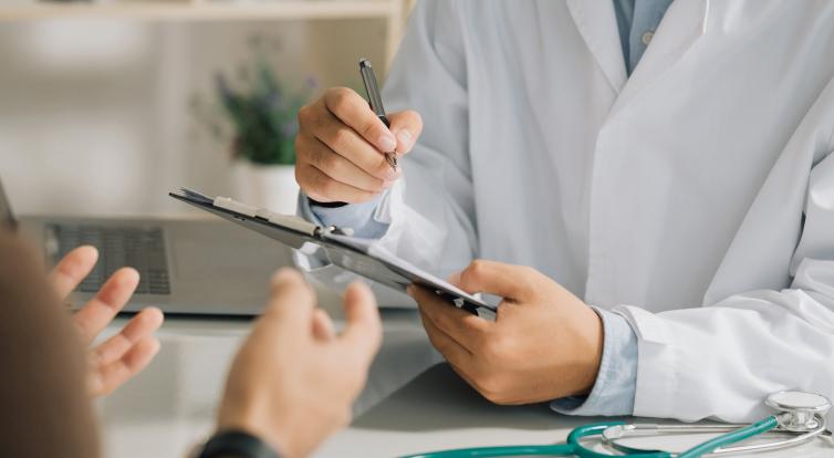 Pacientů s postcovidovým syndromem pomalu ubývá, někteří se ale s následky nemoci léčí už dva roky