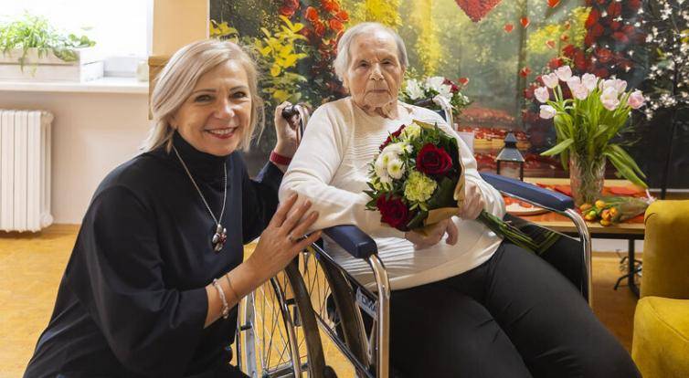 Obyvatelka domova pro seniory v Lukově oslavila 101. narozeniny