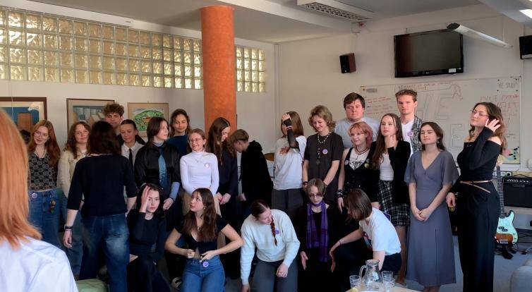 Den s poezií uspořádali studenti Masarykova gymnázia