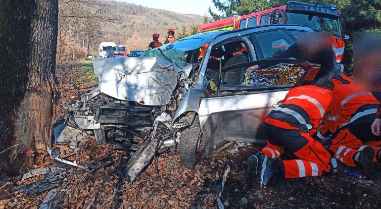 Řidič u Malenovic nezvládl předjížděcí manévr, na místě zemřel