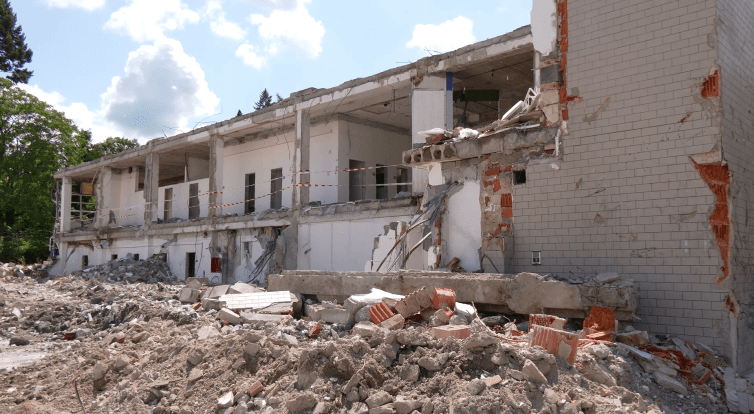 Záchranářští psi hledali v sutinách v centru Zlína zavalené osoby 