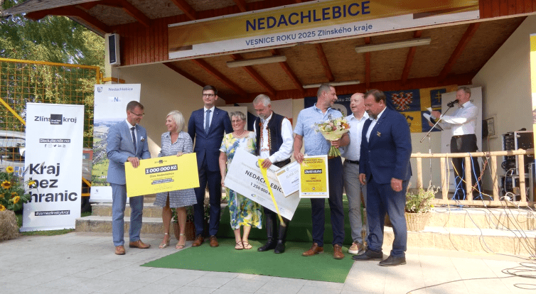 Nedachlebice si převzaly ocenění Vesnice roku