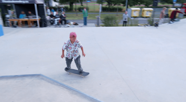 Ve skateparku se o víkendu konala soutěž i letní kino 