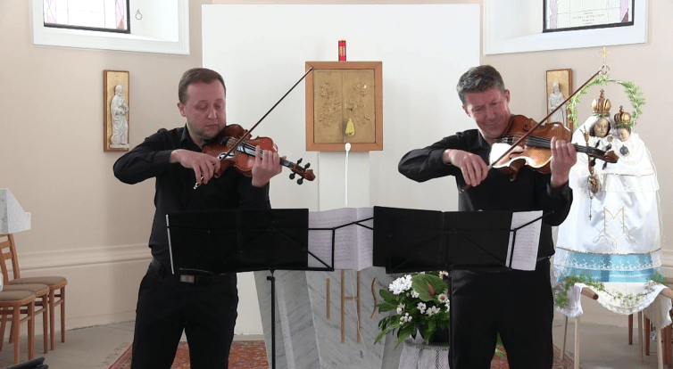 Benefiční koncert ve Skoronicích pomohl získat peníze na opravu kostela