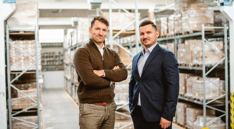 Byznysová síla modrého banánu. Štěrbovi stavějí u Starého Města logistický hotspot