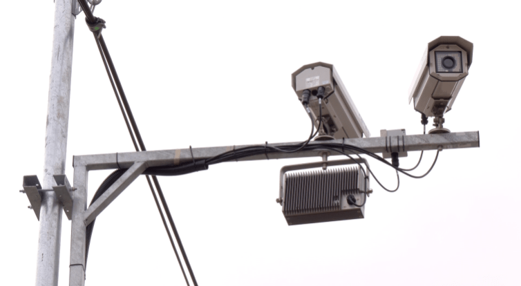 Radary v Otrokovicích zafungovaly. Řidiči si na ně ale zvykají postupně