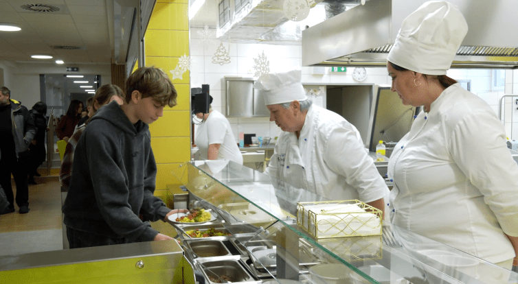 Základní škola v Boršicích učí děti neplýtvat jídlem