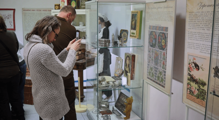 Derniéru výstavy hraček v Masarykově muzeu provázely komentované prohlídky