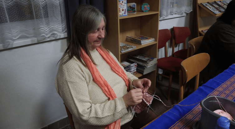 Nemocnice Kyjov dostala netradiční dárek – ručně pletené ponožky