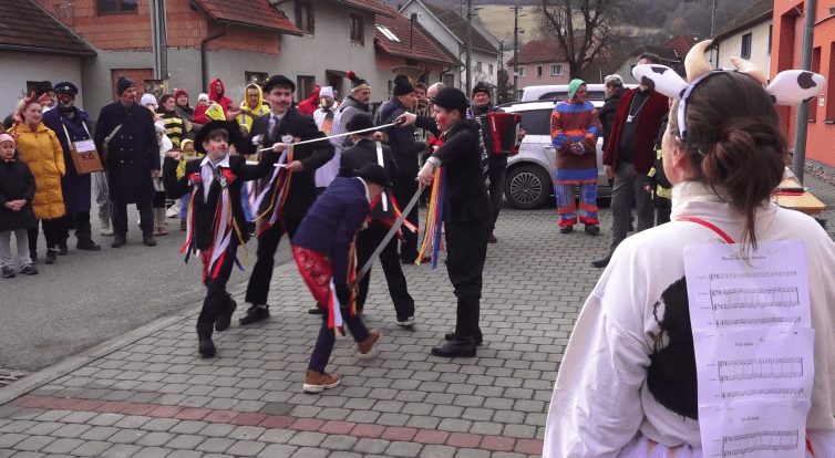 Slivovička, slanina a koláče – to je tradiční fašank v Pitíně