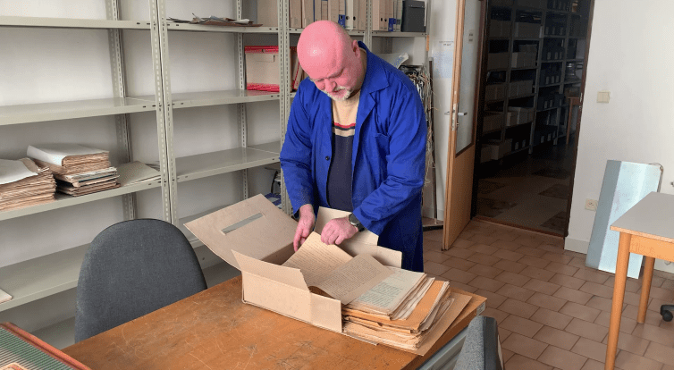 Vsetínská radnice nechá opravit datum na památníku vypálené židovské synagogy