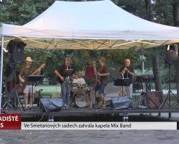 Večery u Slovácké búdy zahájila kapela Mix Band