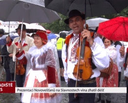 Prezentaci Novovešťanů na Slavnostech vína zhatil déšť