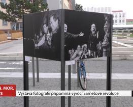 Výstava fotografií připomíná výročí Sametové revoluce
