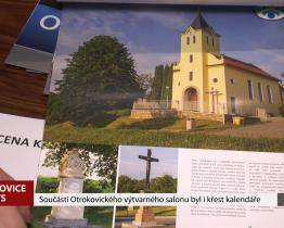 Součástí otrokovického výtvarného salonu byl i křest kalendáře