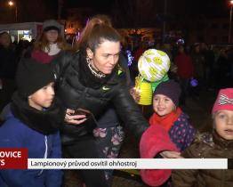 Lampionový průvod osvítil ohňostroj