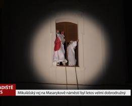 Mikulášský rej na Masarykově náměstí byl letos velmi dobrodružný