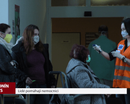 Lidé pomáhají nemocnici