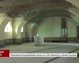 Přestavba hospodářského dvora je v plném proudu