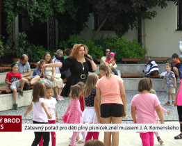 Zábavný pořad pro děti plný písniček zněl muzeem J. A. Komenského