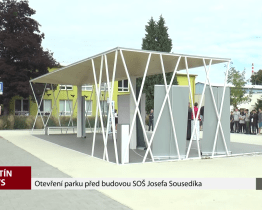 Otevření parku před budovou SOŠ Josefa Sousedíka