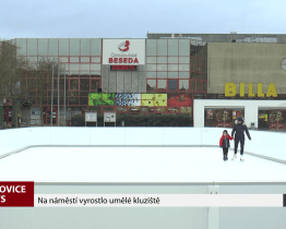 Na náměstí vyrostlo umělé kluziště