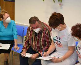 Očkovací centrum se úspěšně rozběhlo, počty očkovaných rostou