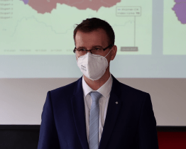 V nemocnicích stále narůstá počet covidových pacientů