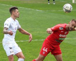 Ševci potrápili vedoucí Slavii, Slovácko v derby přestřílelo Brno
