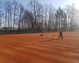 V Hulíně mají nové sportovní kurty