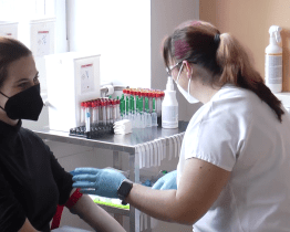 Nemocnice nabízí zjištění protilátek proti covidu-19