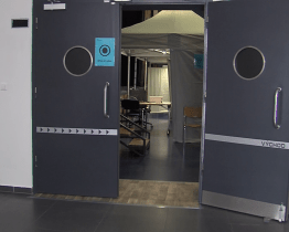 V kině Máj začali zdravotníci očkovat proti covidu