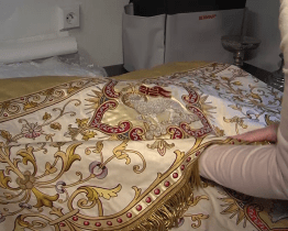 Výstava Lidové motivy v liturgickém textilu, zvyky, obyčeje a pověry