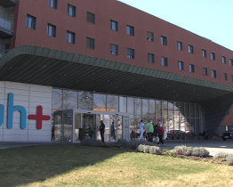 V pondělí se rozvolnilo, nemocnice ovšem zůstává stále naplněná