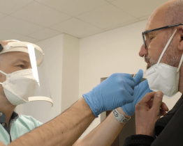 Testování na covid-19 je dostupné na zdravotním středisku