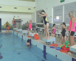 Město zřídí plaveckou školu