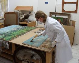 Obec nechala zrestaurovat obrazy