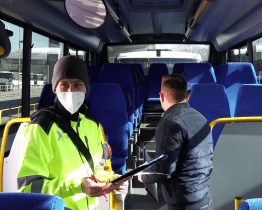 Kontroloři si posvítili na regionální dopravce