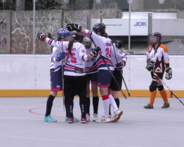 Hokejbalistky po restartu dál vítězí