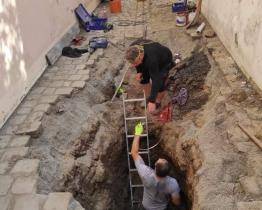 V Kroměříži se propadla Lennonova ulička