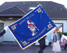 Míkovičtí hasiči obdrželi k výročí nový prapor